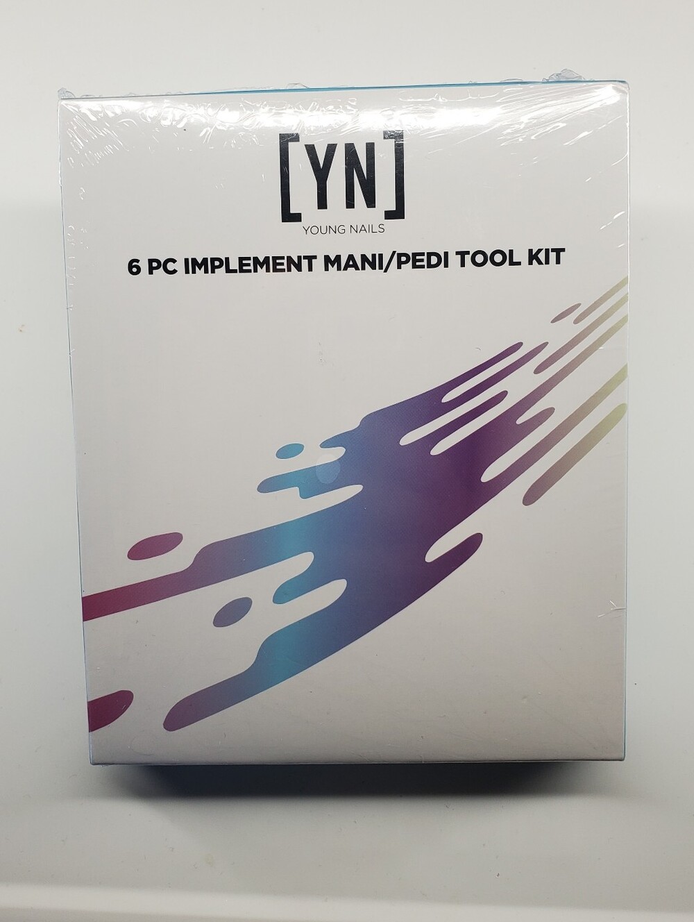 [YN] Young Nails 6 pc Mani/Pedi Tool Kit - White with Iridescent Gradient